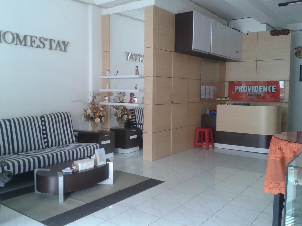 Providence Homestay Surabaia Exterior foto